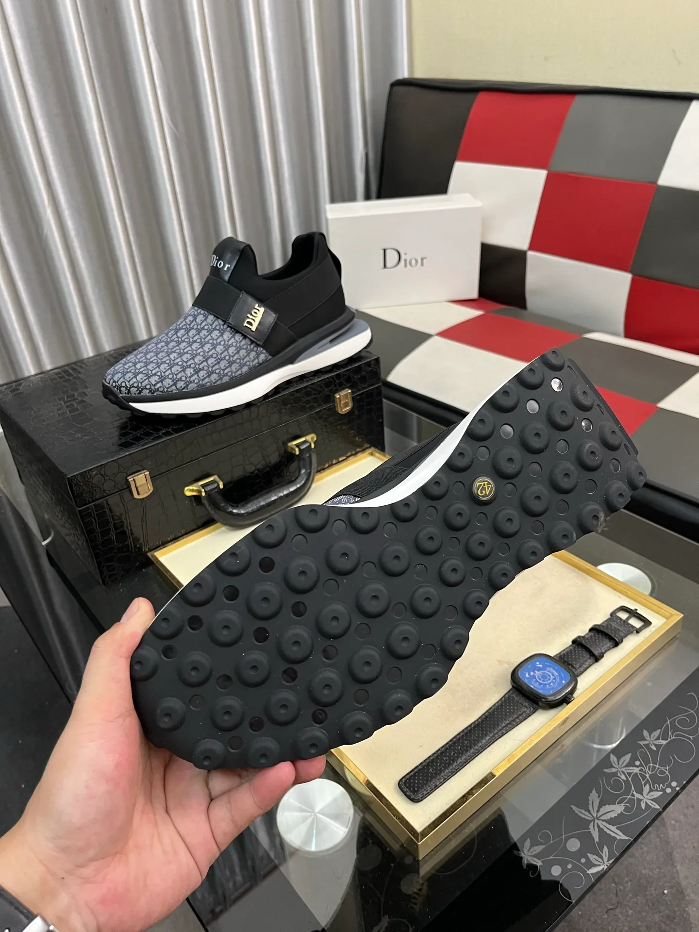 Men's Men's Shoes 💰458⌚️⌚️Dior [Dior] men's casual and trendy shoes are on the market! Strong British fashion style, the upper is made of nubuck leather with printed fabrics, comfortable pigskin lining, and original molded outsole. Designed by European and American masters, the perfect shape creates high quality, super versatile and very comfortable. High-end without losing taste, fashionable and novel! Code number: 38～442️⃣Colors available